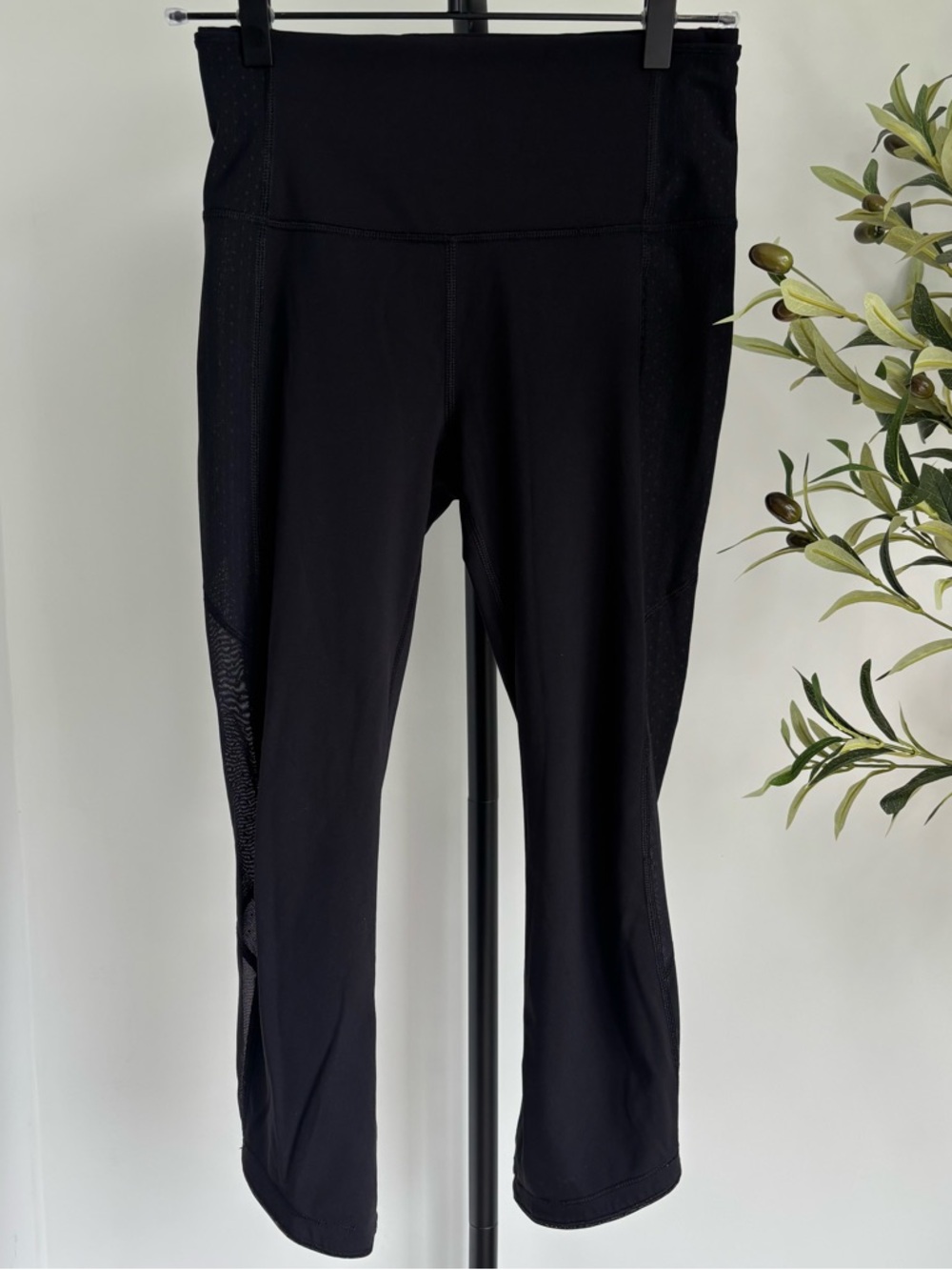 • [Lululemon] Leggings •